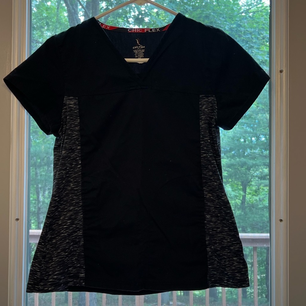 Chic Flex Scrub Top